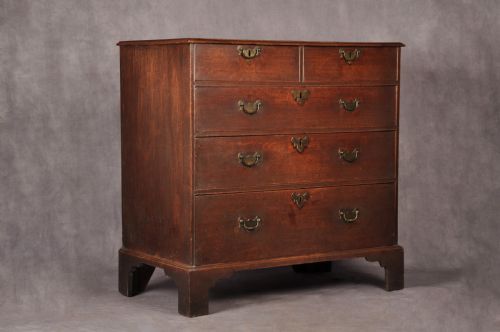 EARLY 18TH CENTURY MAHOGANY CHEST OF DRAWERS - ADDITIONAL PHOTO 1