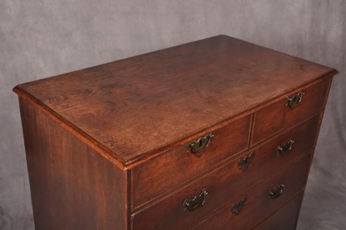 EARLY 18TH CENTURY MAHOGANY CHEST OF DRAWERS - ADDITIONAL PHOTO 2