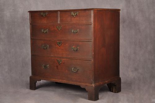 EARLY 18TH CENTURY MAHOGANY CHEST OF DRAWERS - ADDITIONAL PHOTO 9