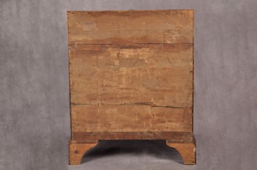 SMALL EARLY 18TH CENTURY OAK BUREAU - ADDITIONAL PHOTO 12