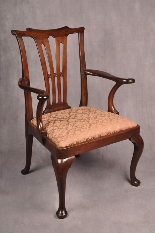 GEORGE II MAHOGANY ARMCHAIR - ADDITIONAL PHOTO 1