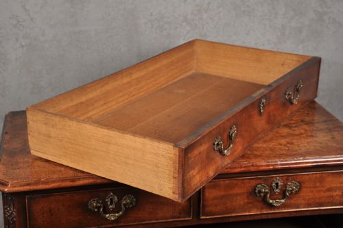 FINE 18TH CENTURY MAHOGANY CHIPPENDALE CHEST OF DRAWERS - ADDITIONAL PHOTO 6