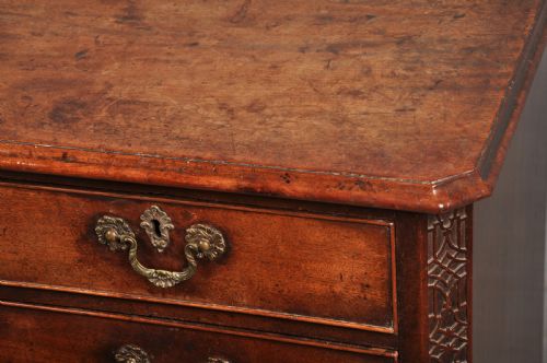 FINE 18TH CENTURY MAHOGANY CHIPPENDALE CHEST OF DRAWERS - ADDITIONAL PHOTO 9