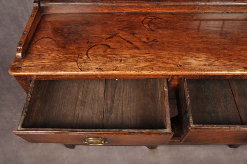 18TH CENTURY WELSH OAK DRESSER - ADDITIONAL PHOTO 9