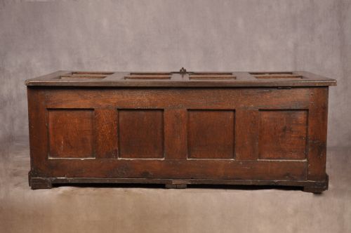 RARE DATED ELIZABETHAN COFFER - ADDITIONAL PHOTO 10