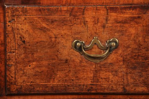 FINE EARLY 18TH CENTURY WALNUT BUREAU - ADDITIONAL PHOTO 5