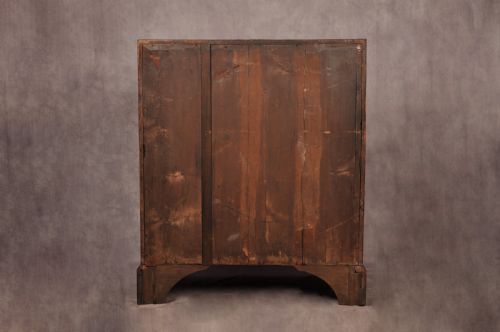 FINE EARLY 18TH CENTURY WALNUT BUREAU - ADDITIONAL PHOTO 22