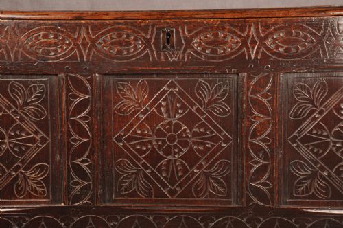 RARE 17TH CENTURY DORSET OAK COFFER - ADDITIONAL PHOTO 1