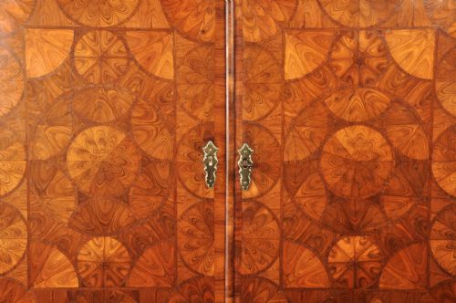 IMPORTANT 17TH CENTURY KINGWOOD CABINET ON STAND - ADDITIONAL PHOTO 4