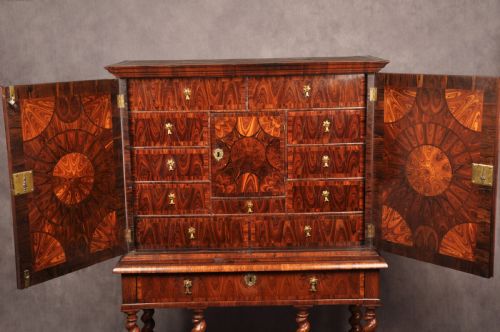 IMPORTANT 17TH CENTURY KINGWOOD CABINET ON STAND - ADDITIONAL PHOTO 7