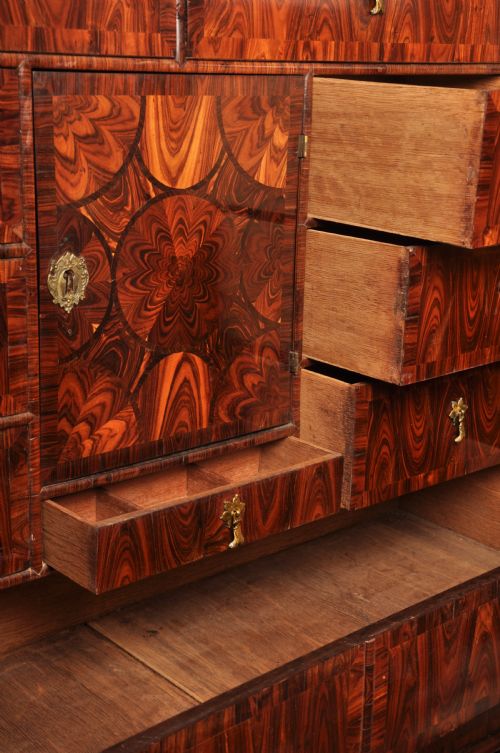 IMPORTANT 17TH CENTURY KINGWOOD CABINET ON STAND - ADDITIONAL PHOTO 12