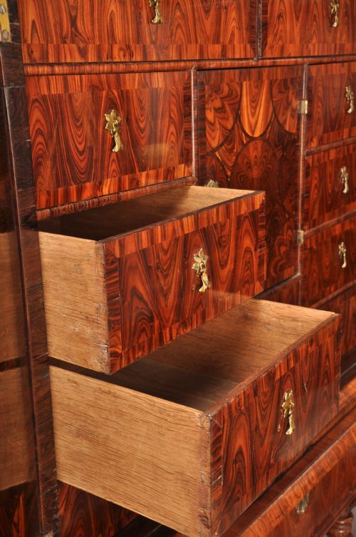 IMPORTANT 17TH CENTURY KINGWOOD CABINET ON STAND - ADDITIONAL PHOTO 13