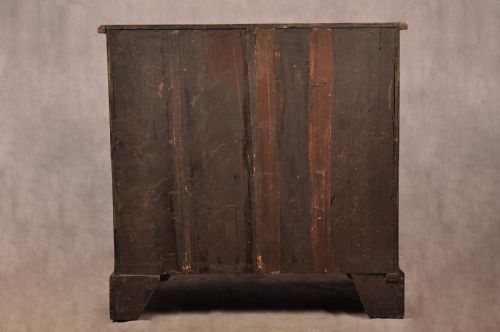 SMALL 18TH CENTURY WALNUT CHEST OF DRAWERS - ADDITIONAL PHOTO 16