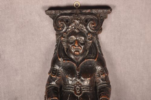 A VERY FINE PAIR OF 17TH CENTURY OAK CARVED FIGURES - ADDITIONAL PHOTO 3