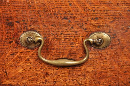 MID 18TH CENTURY OAK DRESSER BASE - ADDITIONAL PHOTO 1