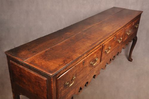 MID 18TH CENTURY OAK DRESSER BASE - ADDITIONAL PHOTO 2