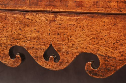 MID 18TH CENTURY OAK DRESSER BASE - ADDITIONAL PHOTO 7