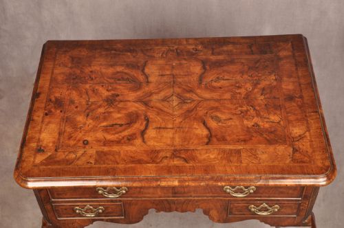 FINE EARLY 18TH CENTURY WALNUT SIDE TABLE LOWBOY - ADDITIONAL PHOTO 1