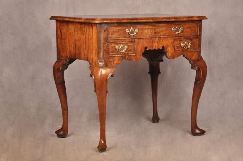 FINE EARLY 18TH CENTURY WALNUT SIDE TABLE LOWBOY - ADDITIONAL PHOTO 2