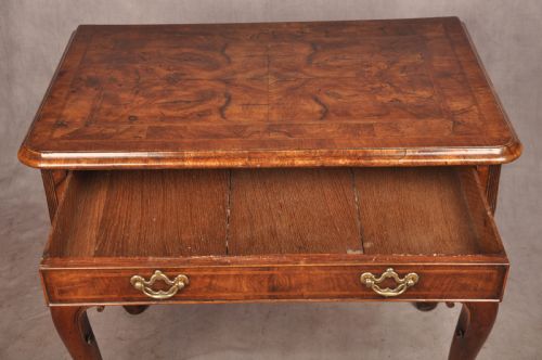 FINE EARLY 18TH CENTURY WALNUT SIDE TABLE LOWBOY - ADDITIONAL PHOTO 4