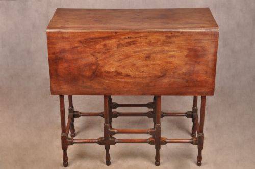 FINE 18TH CENTURY MAHOGANY SPIDER TABLE - ADDITIONAL PHOTO 3