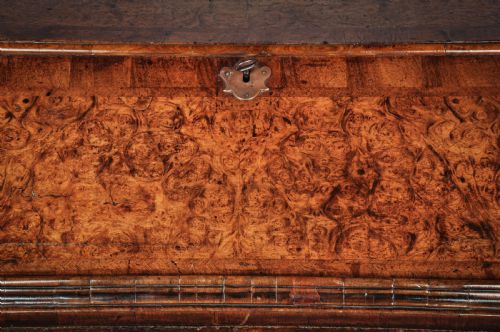 FINE 17TH CENTURY MULBERRY BUREAU IN THE MANNER OF COXED WOSTER - ADDITIONAL PHOTO 8