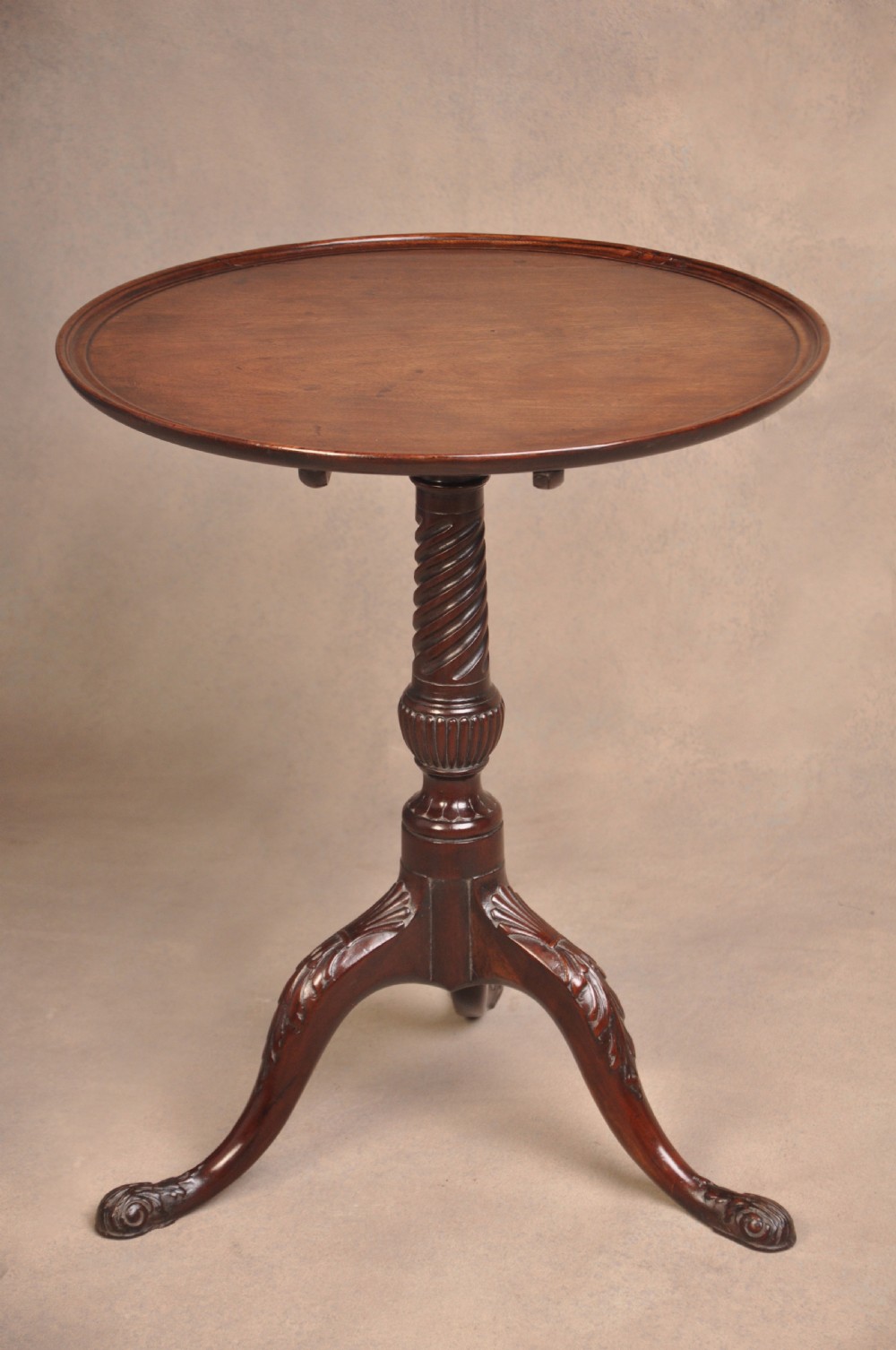 Fine 18th Century Mahogany Tripod Table