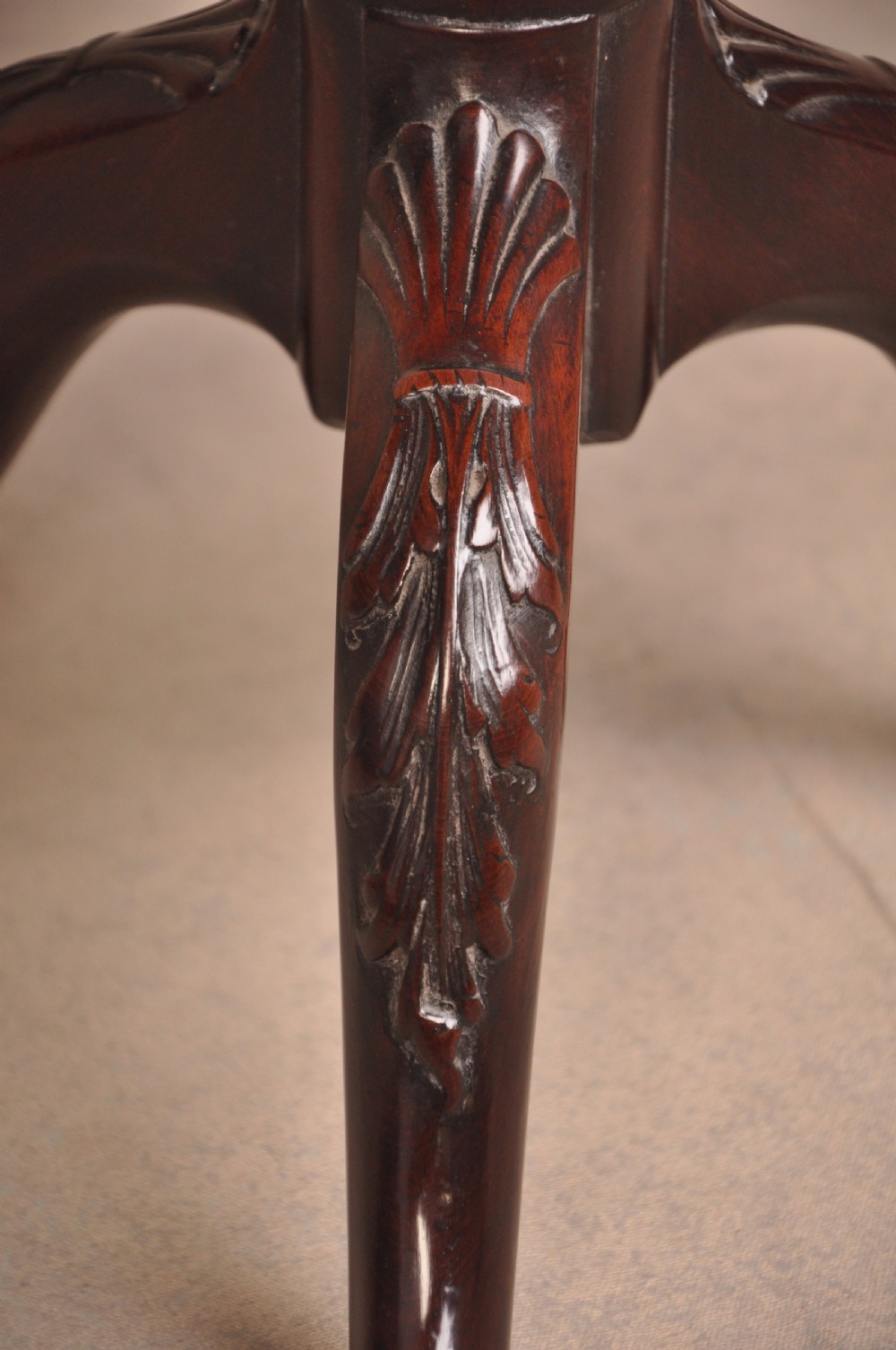 Fine 18th Century Mahogany Tripod Table View VI