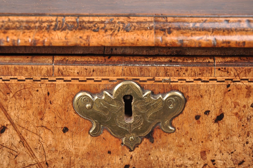 Fine Early 18th Century Walnut Lowboy View XIV