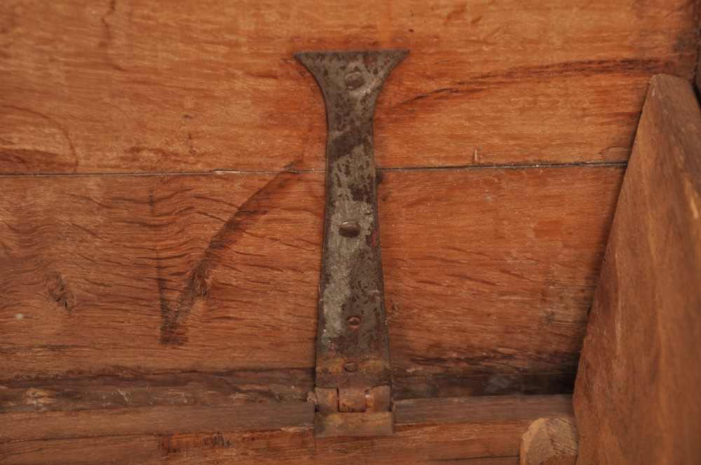 17th Century Oak Coffer View XVIII