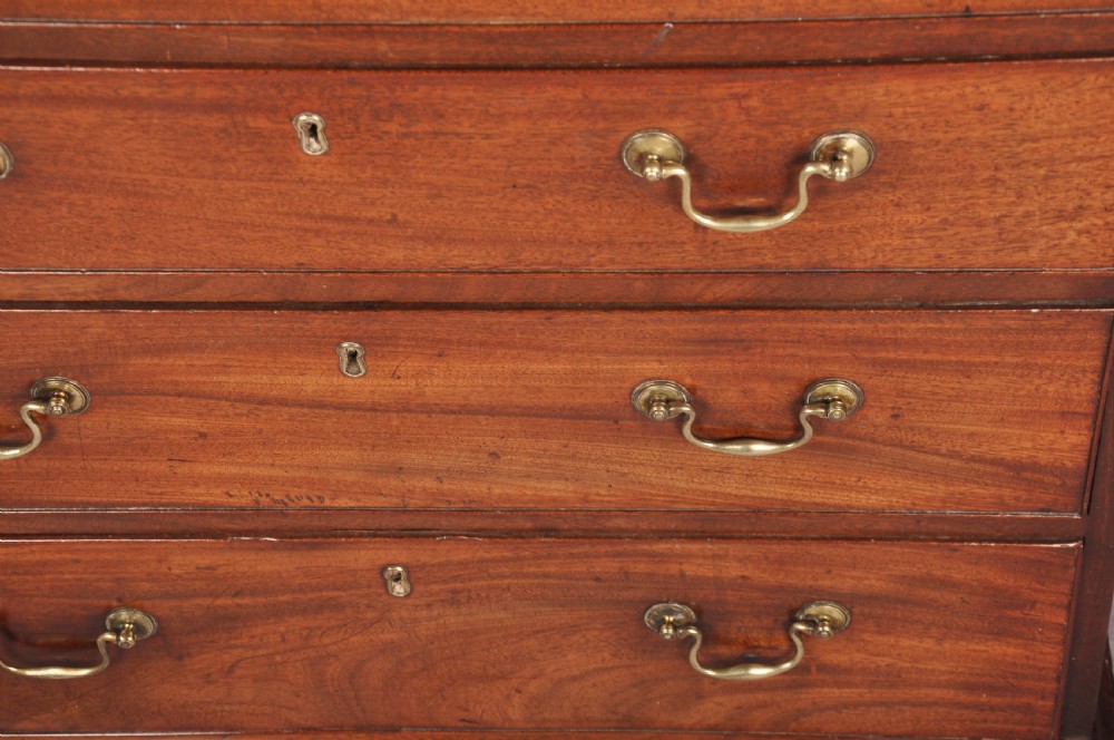 Fine & Small 18th Century Mahogany Chest Of Drawers View VII