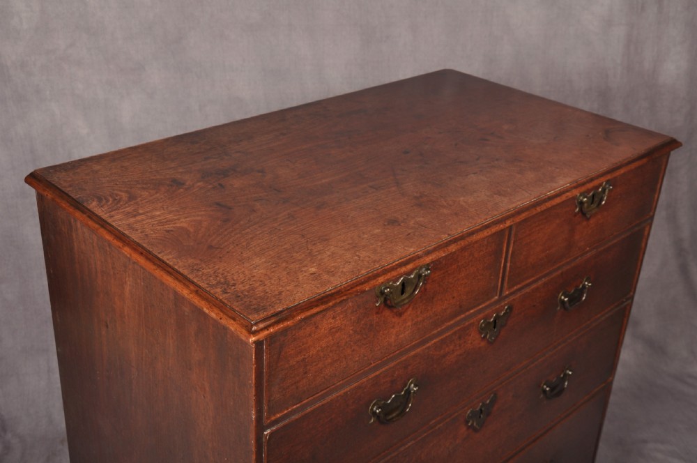 Early 18th Century Mahogany Chest Of Drawers View III