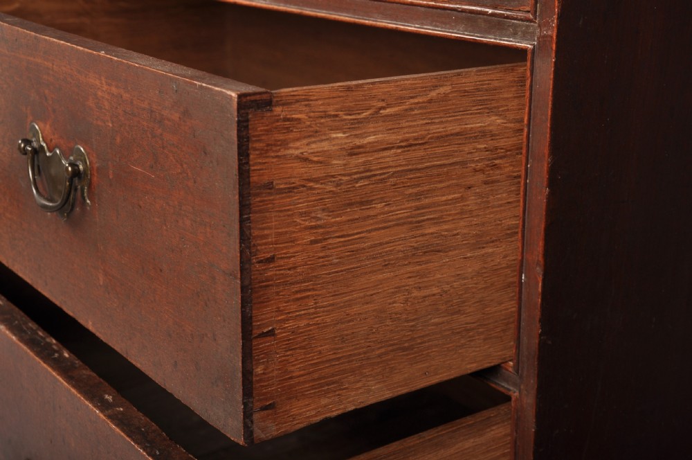 Early 18th Century Mahogany Chest Of Drawers View VII