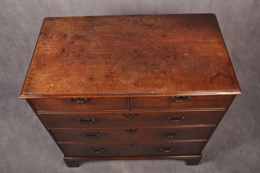 Early 18th Century Mahogany Chest Of Drawers View IX