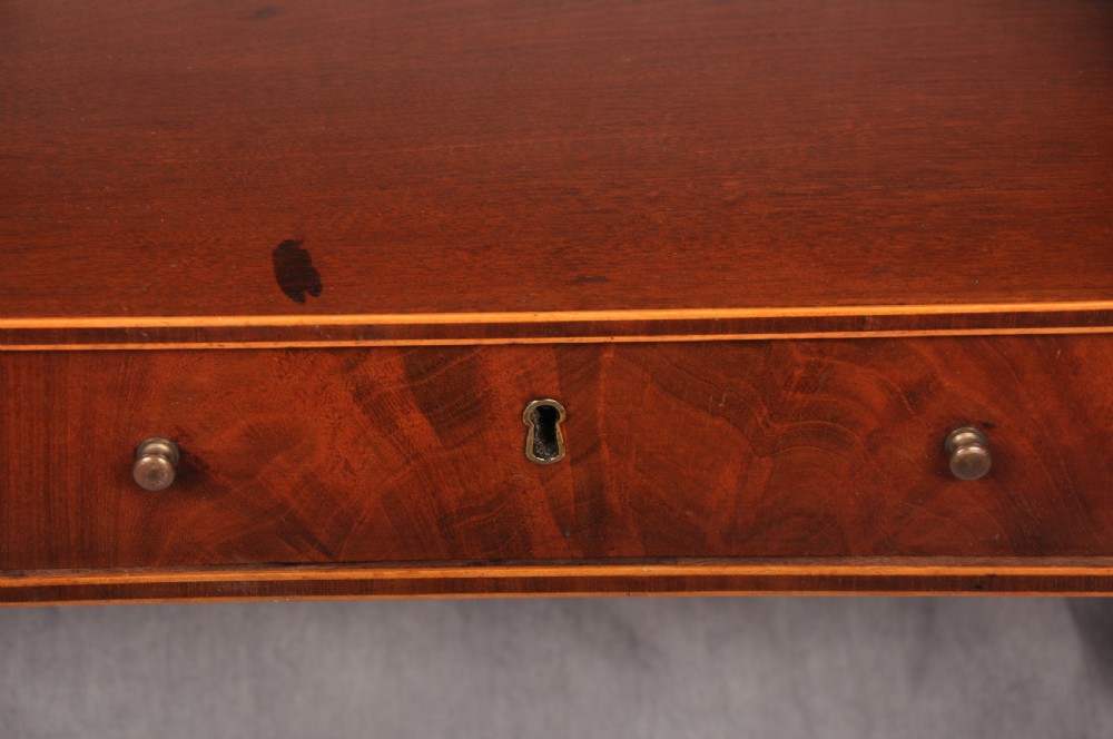 A Fine Set Of 18th Century Mahogany Hanging Shelfs View IV