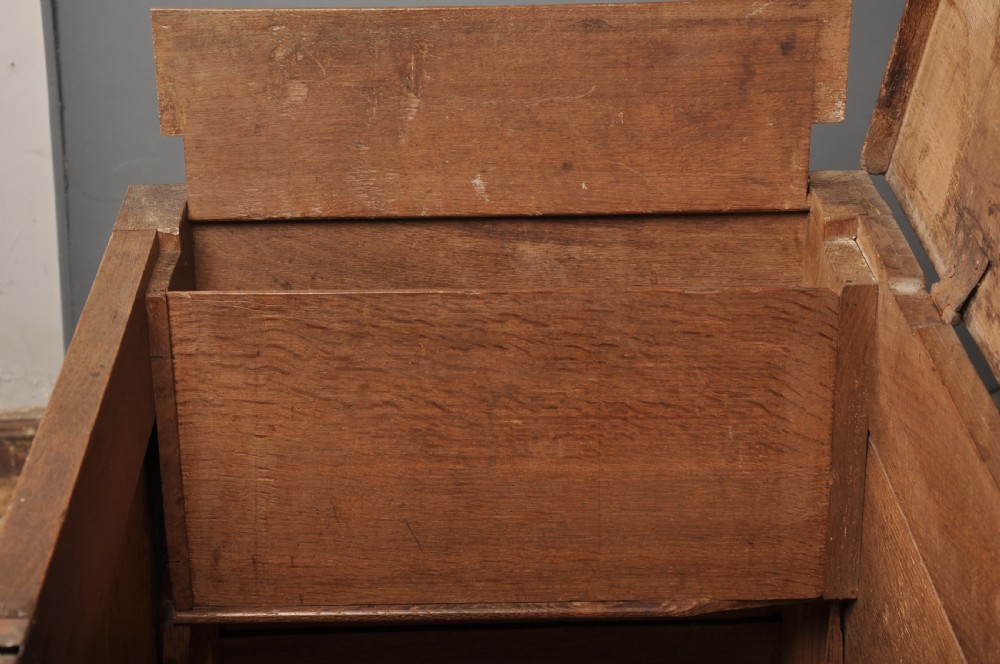 17th Century Oak Mule Kist View XIII