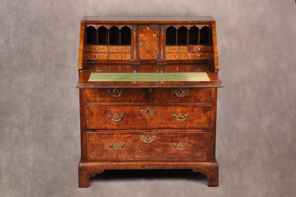 Fine Early 18th Century Walnut Bureau 