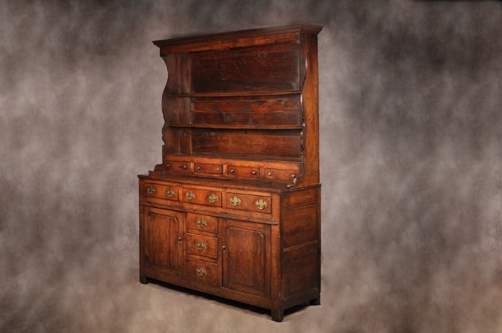 Fine 18th Century Welsh Oak Dresser View IV