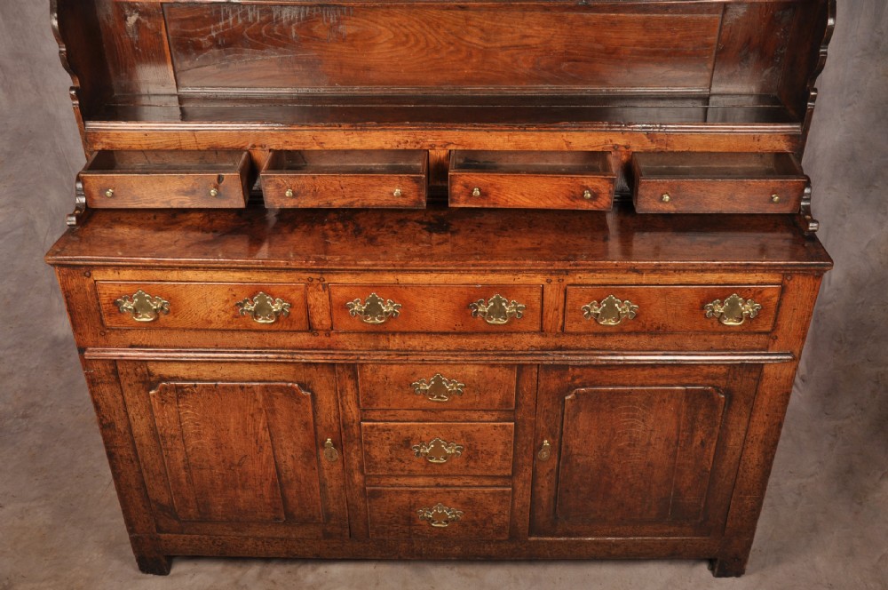 Fine 18th Century Welsh Oak Dresser View IX