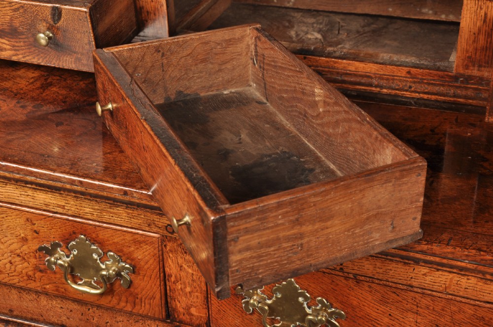 Fine 18th Century Welsh Oak Dresser View X