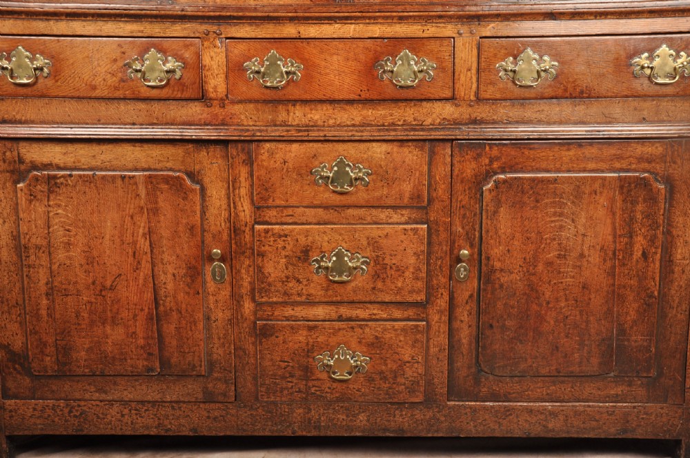 Fine 18th Century Welsh Oak Dresser View XV