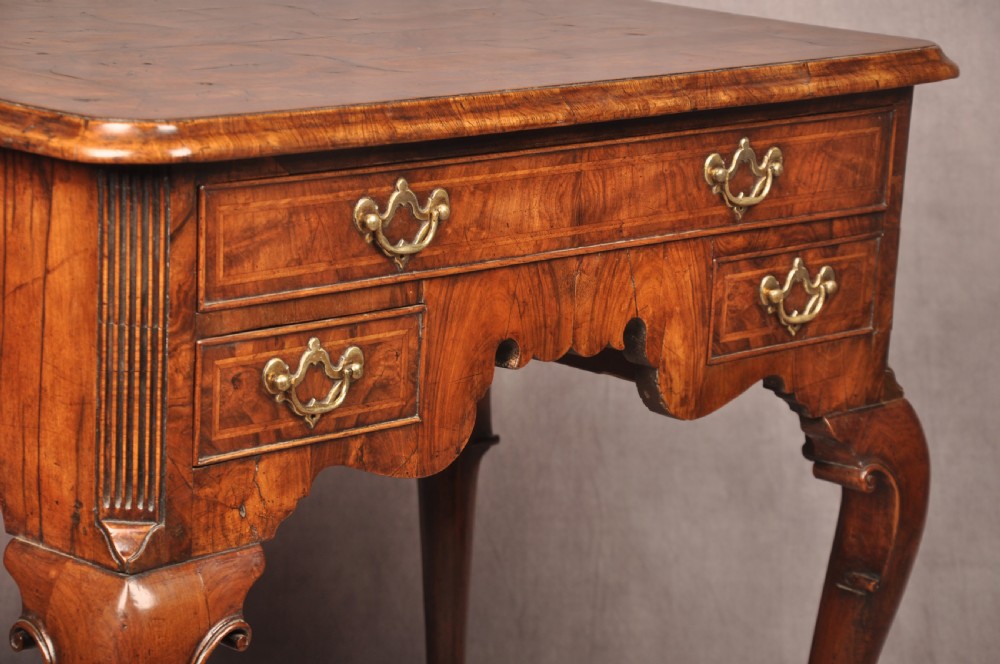 Fine Early 18th Century Walnut Side Table / Lowboy  View X