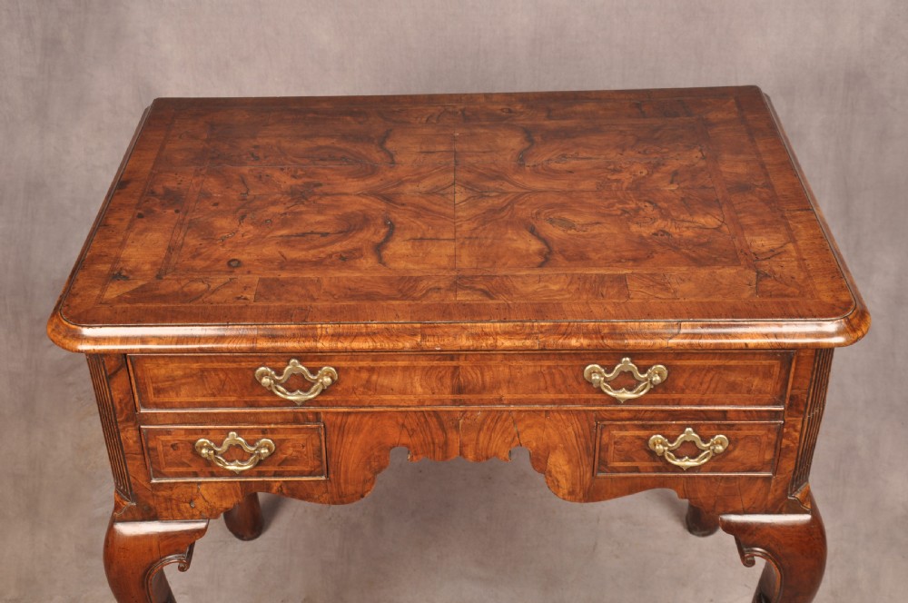 Fine Early 18th Century Walnut Side Table / Lowboy  View XII