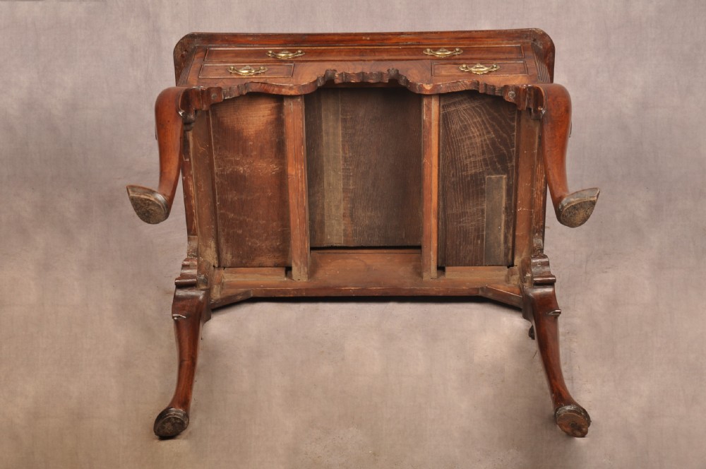 Fine Early 18th Century Walnut Side Table / Lowboy  View XV