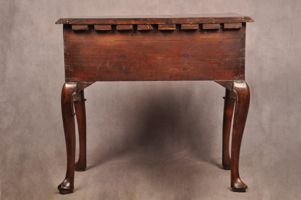 Fine Early 18th Century Walnut Side Table / Lowboy  View XVI