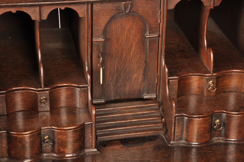 A Fine Early 18th Century Oak Bureau Of Small Proportions View VIII