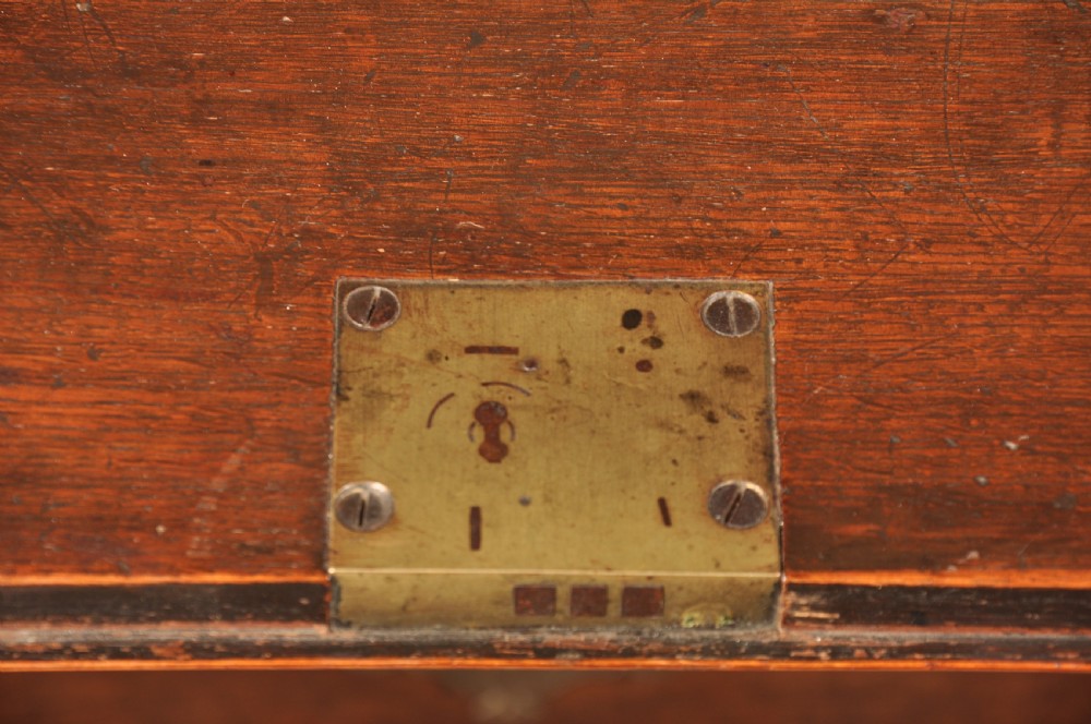 A Fine Early 18th Century Oak Bureau Of Small Proportions View XI