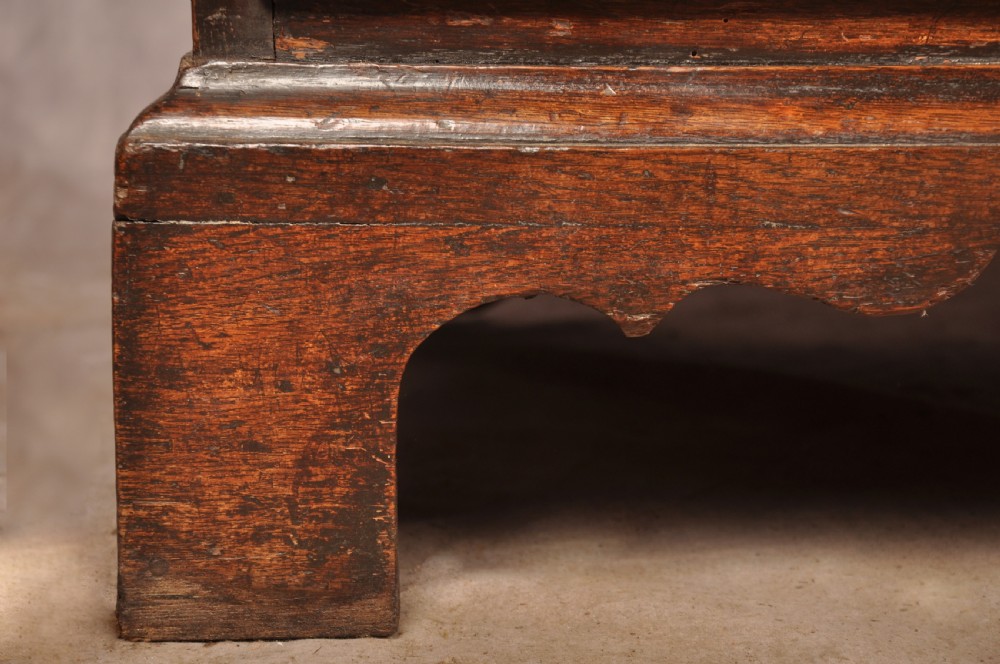 A Fine Early 18th Century Oak Bureau Of Small Proportions View XVII
