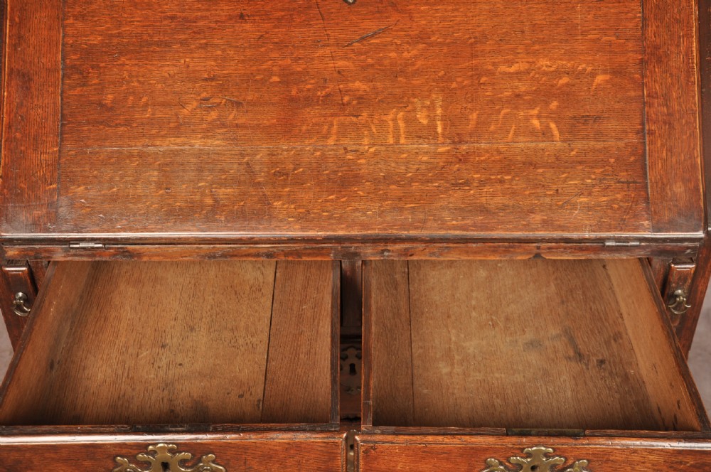 A Fine Early 18th Century Oak Bureau Of Small Proportions View XX