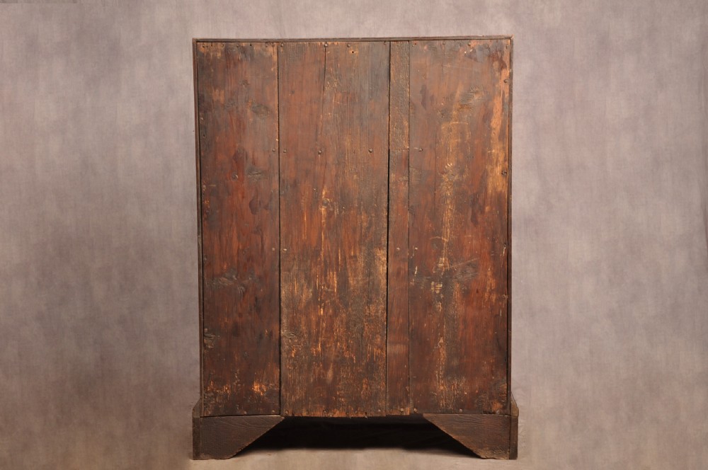 A Fine Early 18th Century Oak Bureau Of Small Proportions View XXI